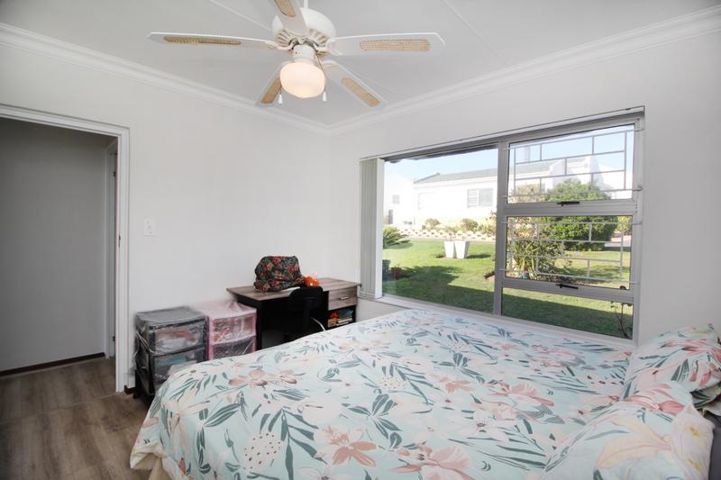 2 Bedroom Property for Sale in Fraaiuitsig Western Cape